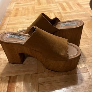 Steve Madden suede platform sandals gently worn